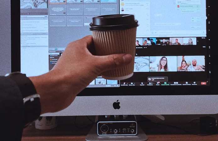 Как загрузить файл в чат Zoom во время конференции