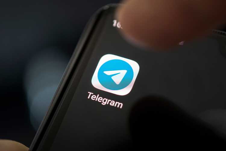 Использование Webhooks для Telegram-ботов на языке PHP